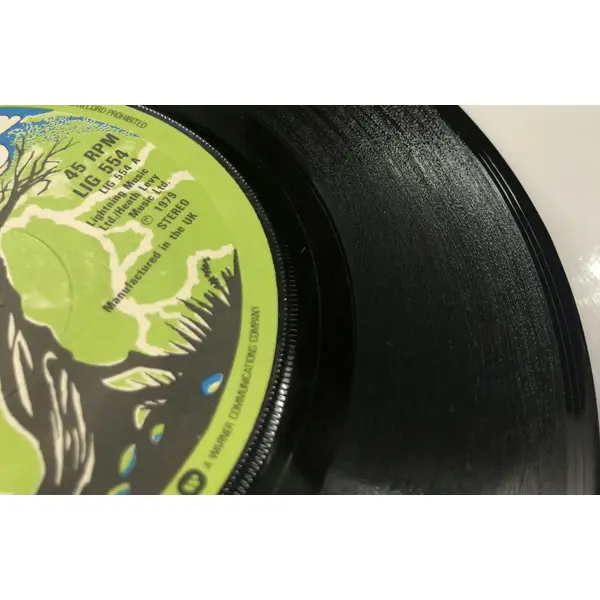 Dennis Brown – Money In My Pocket | VinylSelector.com